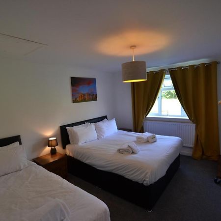 Wisteria 2 Bed House - Stayseekers Salisbury Exterior photo